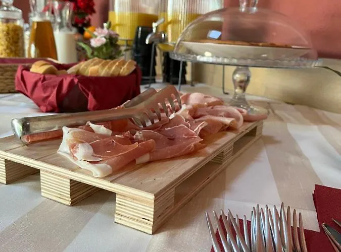 La Rondinella Frühstückspension Cerasolo