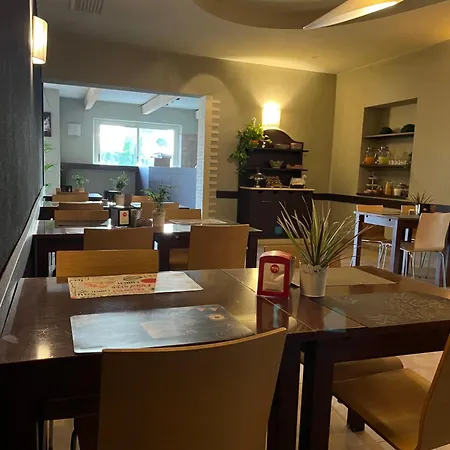 La Rondinella לינה וארוחת בוקר 3*